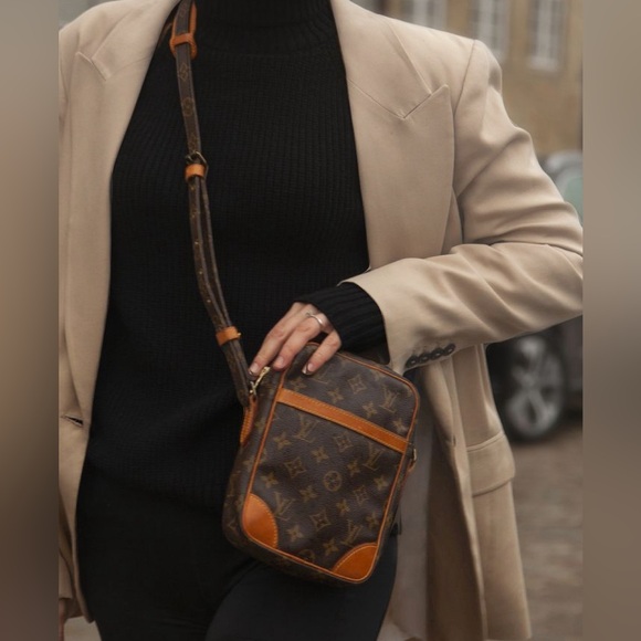 ✨Sale✨❤️ Authentic Vintage Louis Vuitton Monogram AB Danube Crossbody Bag - Picture 2 of 16